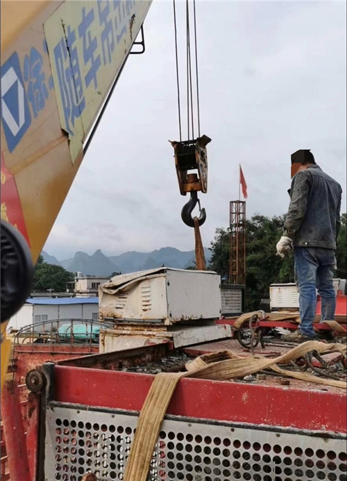 立山区大件吊装搬运设备常用的施工手势信号解答