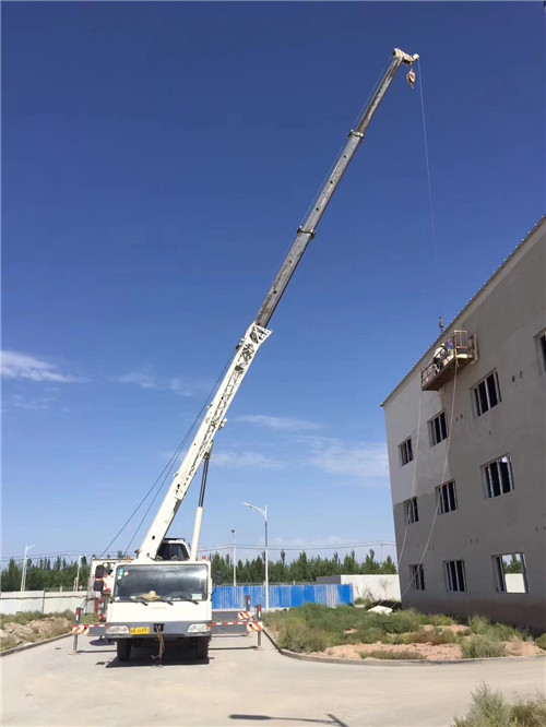 立山区“轻装强干”—— 吊车的 “轻量化臂架” 技术