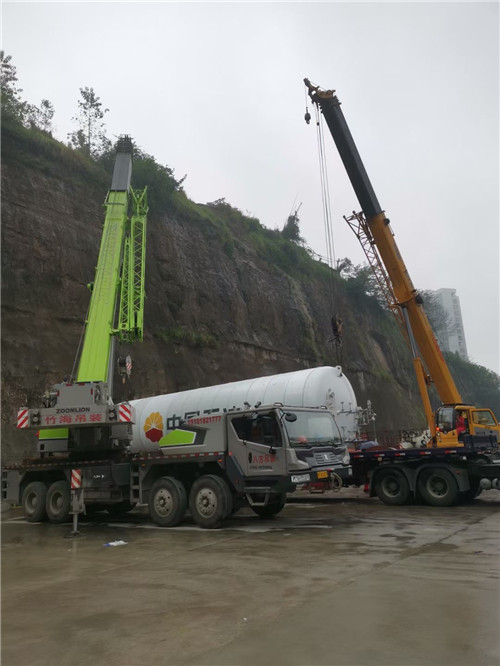 立山区“不怕风雨冻”—— 吊车的 “恶劣环境适应” 技术